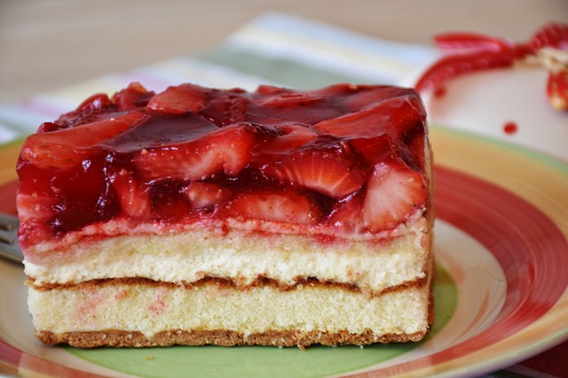 Strawberry Vanilla Cream Cake